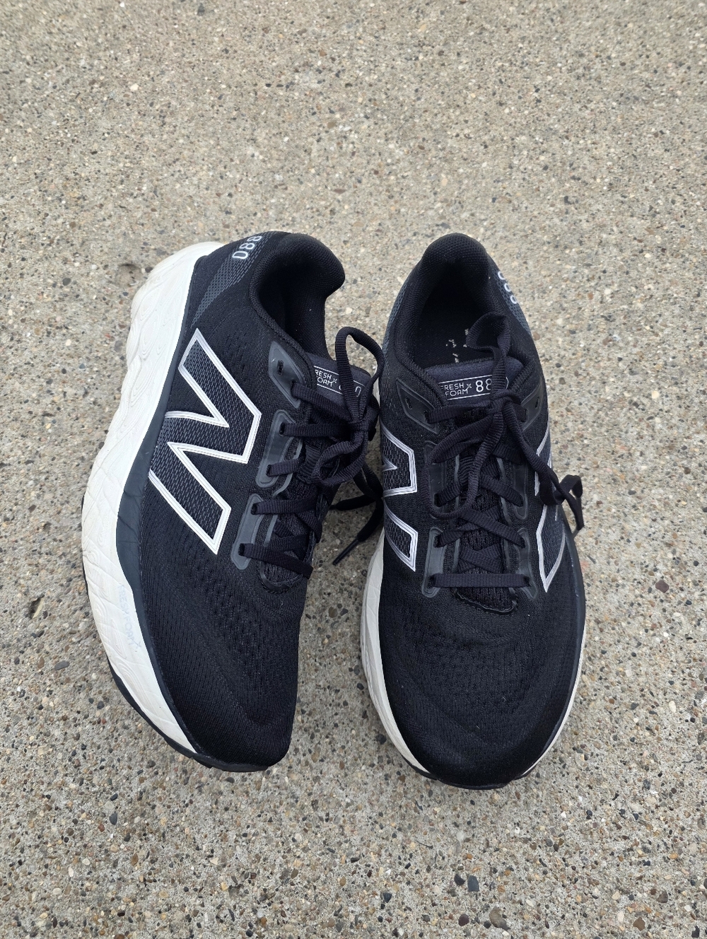 New Balance Fresh Foam Sneaker Women Size 9 . 2E